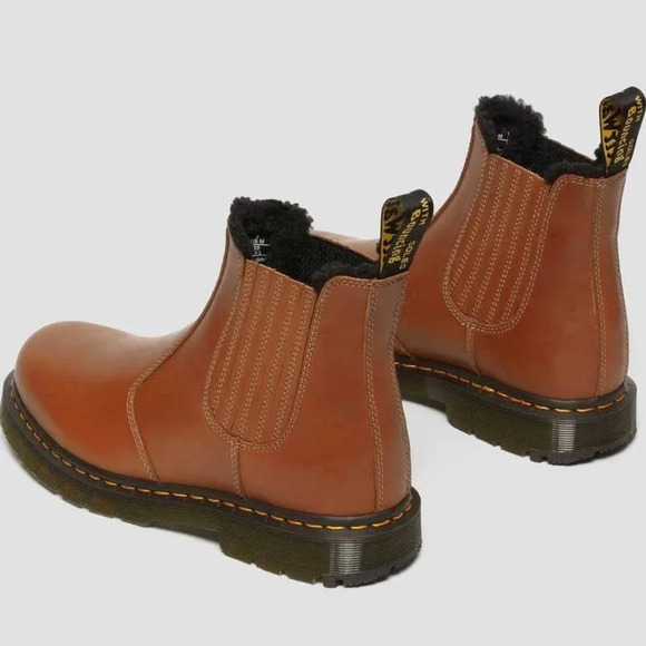 Dr. Martens 2976 Wintergrip Chelsea Boots mens: 8 woman’s: 9 - Picture 5 of 10